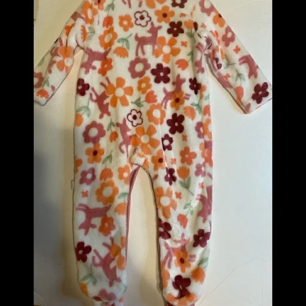 🛍Little joy Girls size 6-9 moths one piece floral Pijama